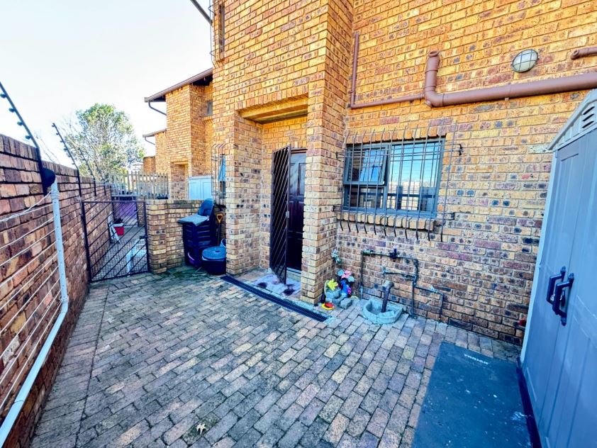 3 Bedroom Property for Sale in Klopperpark Gauteng