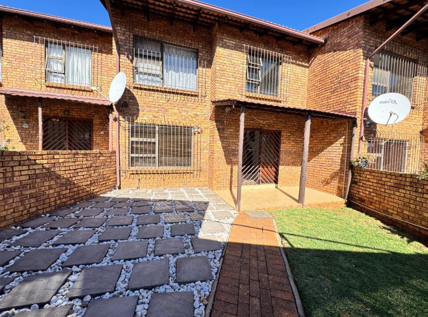 3 Bedroom Property for Sale in Klopperpark Gauteng