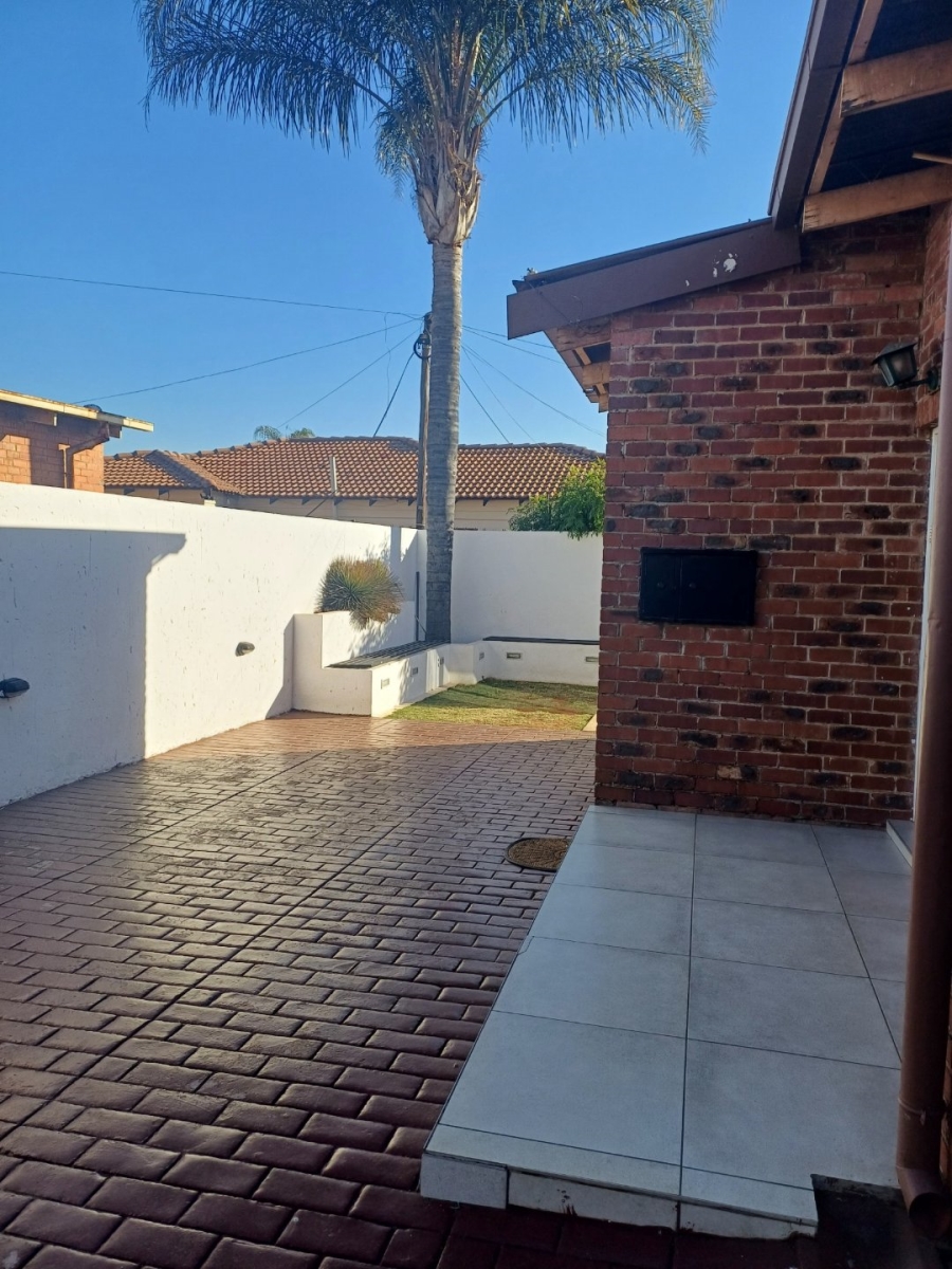 3 Bedroom Property for Sale in Eersterust Gauteng