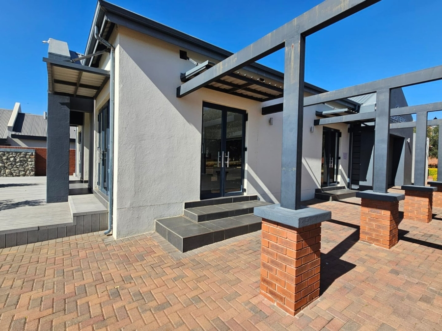 2 Bedroom Property for Sale in Louwlardia Gauteng