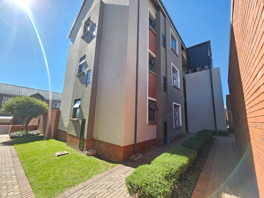 2 Bedroom Property for Sale in Louwlardia Gauteng