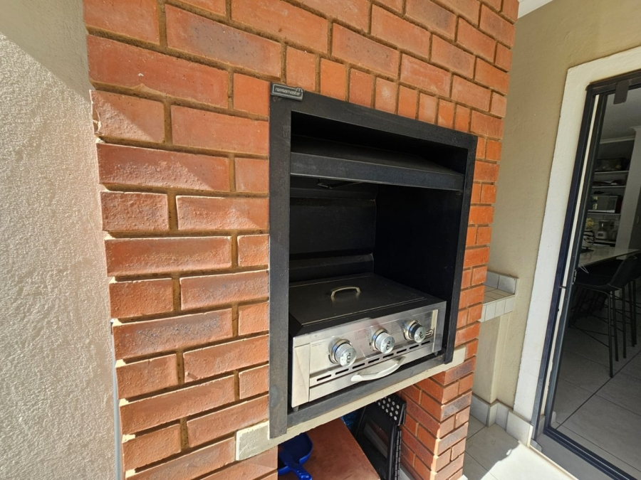 2 Bedroom Property for Sale in Louwlardia Gauteng