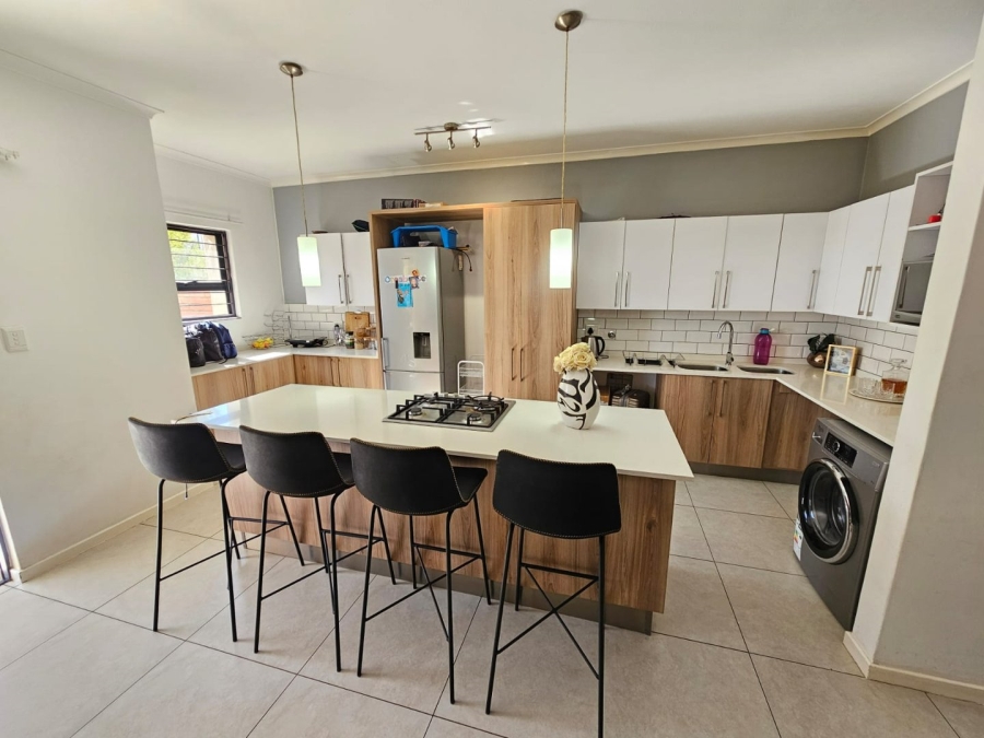 2 Bedroom Property for Sale in Louwlardia Gauteng