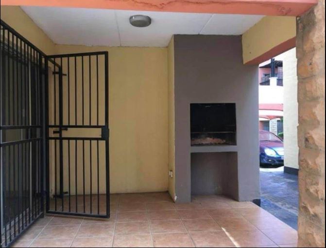 1 Bedroom Property for Sale in Clubview Gauteng