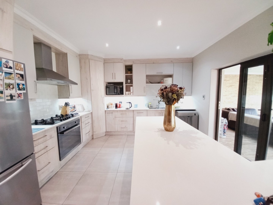 3 Bedroom Property for Sale in Sunnyridge Gauteng