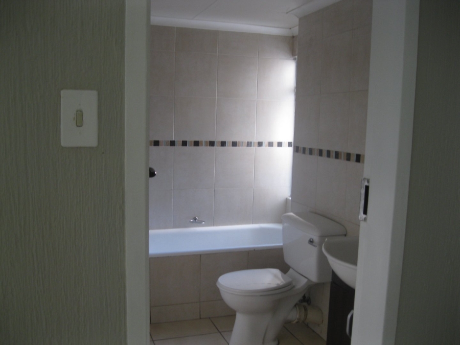 To Let 3 Bedroom Property for Rent in Riviera Gauteng
