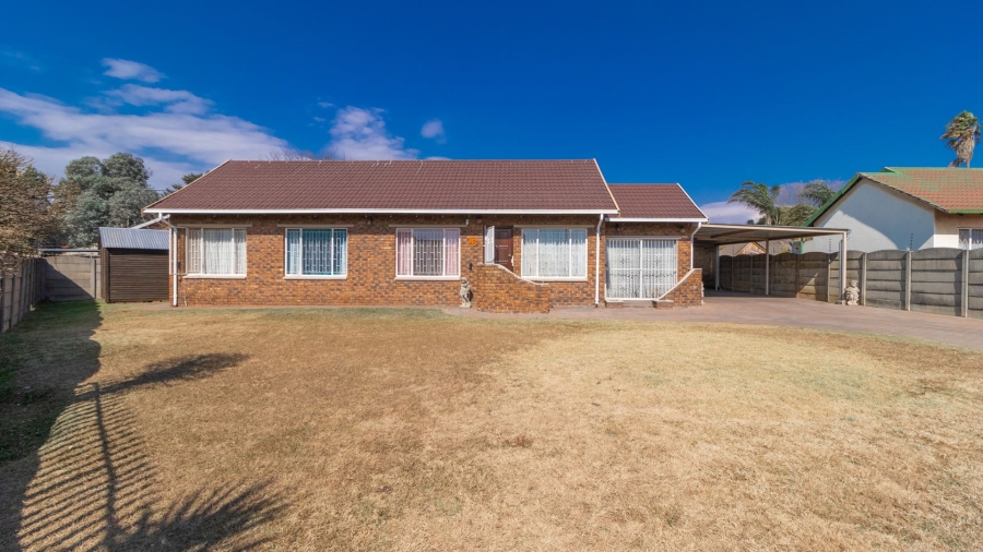 3 Bedroom Property for Sale in Bonaero Park Gauteng
