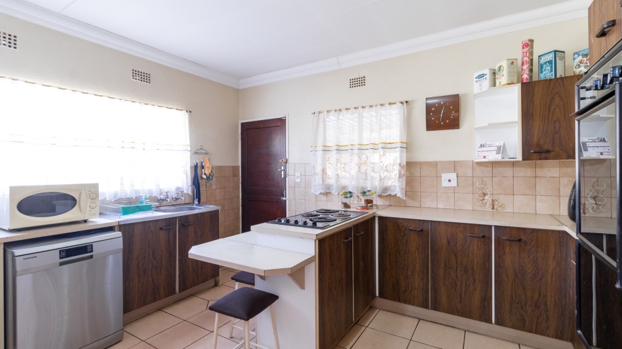 3 Bedroom Property for Sale in Bonaero Park Gauteng