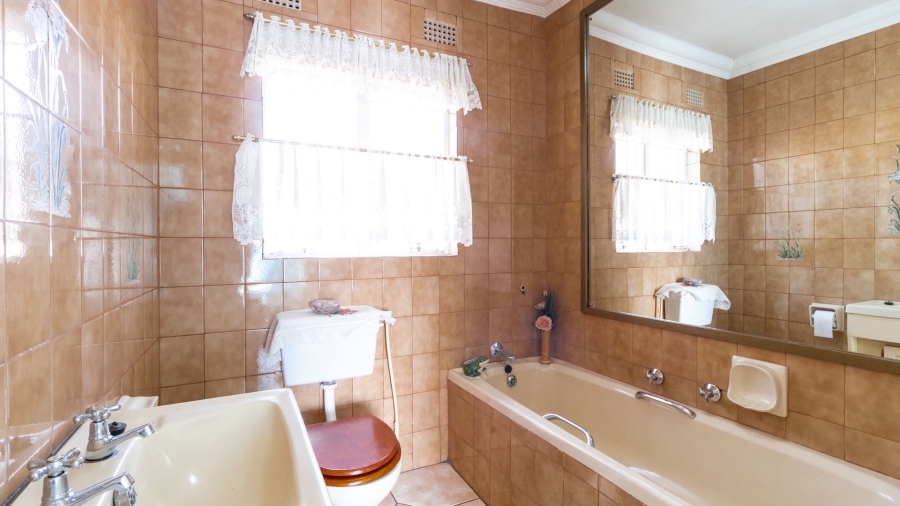 3 Bedroom Property for Sale in Bonaero Park Gauteng