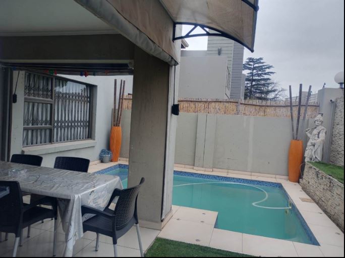 3 Bedroom Property for Sale in Bedfordview Gauteng