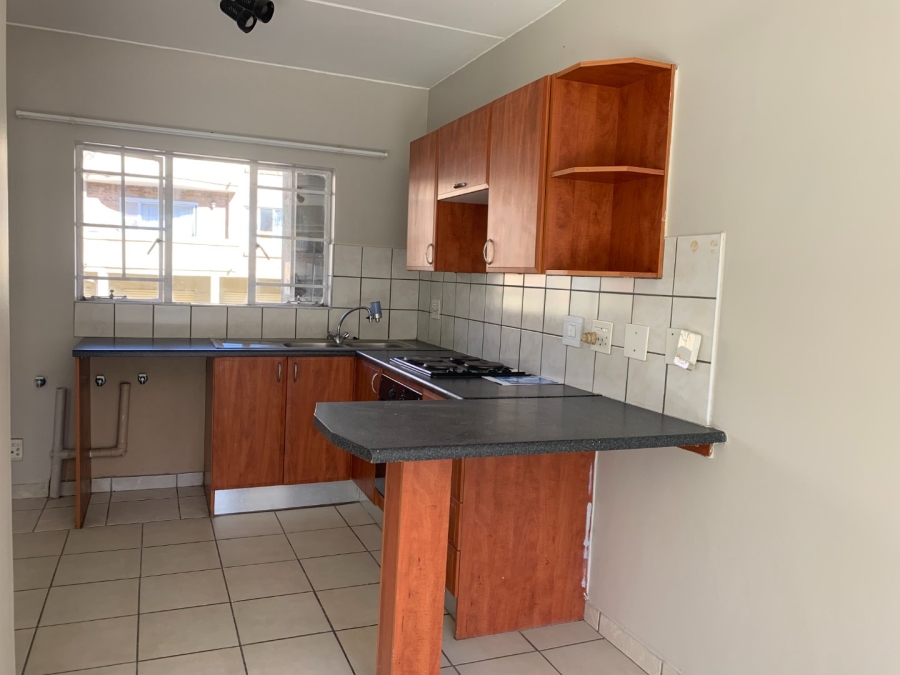 To Let 1 Bedroom Property for Rent in Amberfield Gauteng