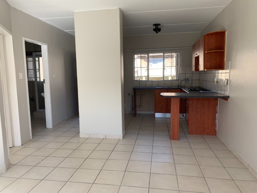 To Let 1 Bedroom Property for Rent in Amberfield Gauteng