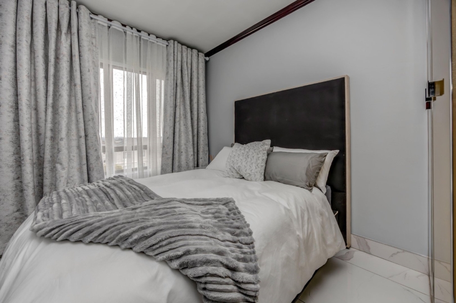 To Let 2 Bedroom Property for Rent in Maroeladal Gauteng