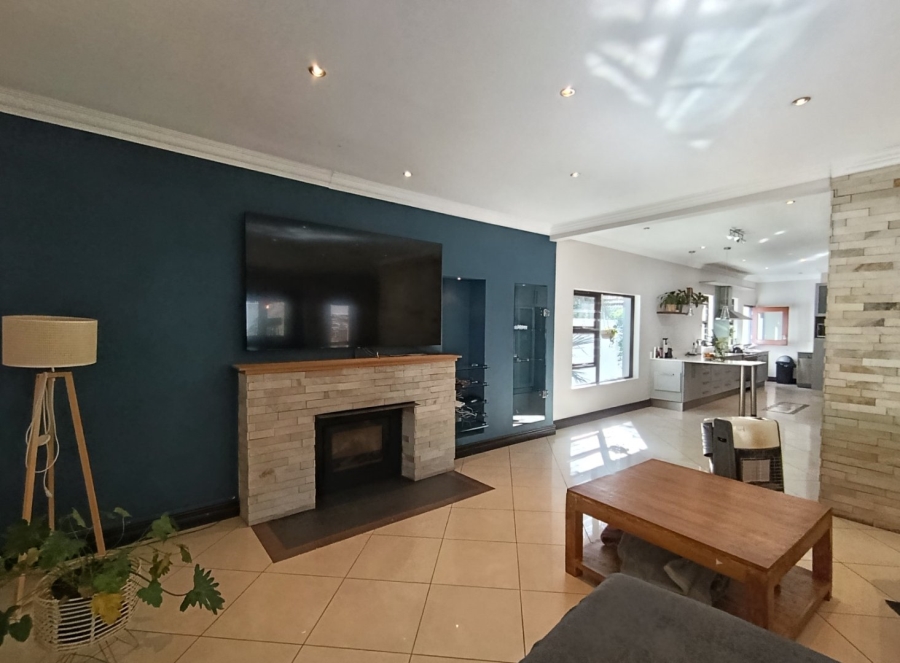 To Let 3 Bedroom Property for Rent in Craighall Park Gauteng
