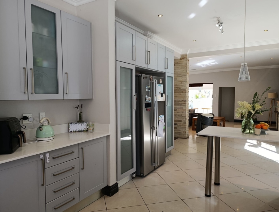 To Let 3 Bedroom Property for Rent in Craighall Park Gauteng