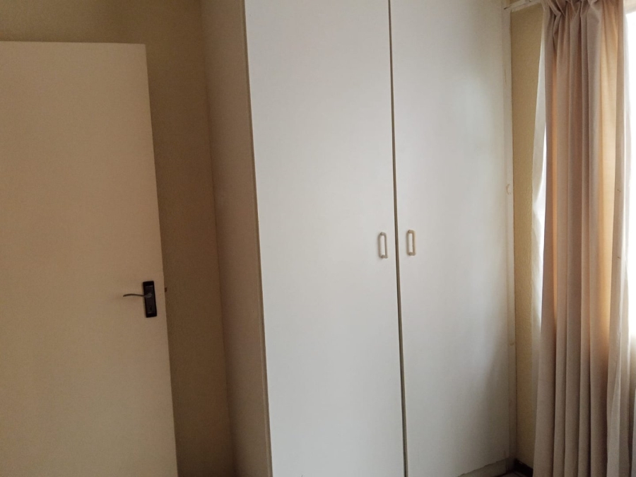 2 Bedroom Property for Sale in Noordheuwel Gauteng