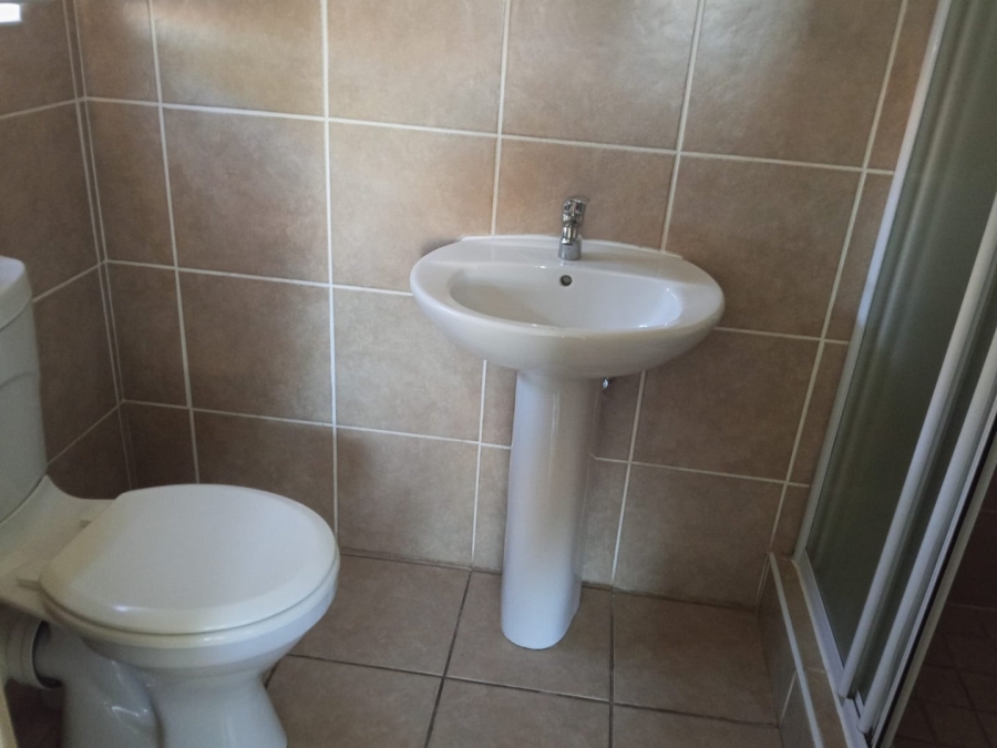 2 Bedroom Property for Sale in Noordheuwel Gauteng