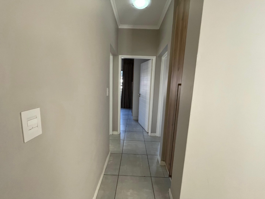 To Let 3 Bedroom Property for Rent in Crowthorne AH Gauteng