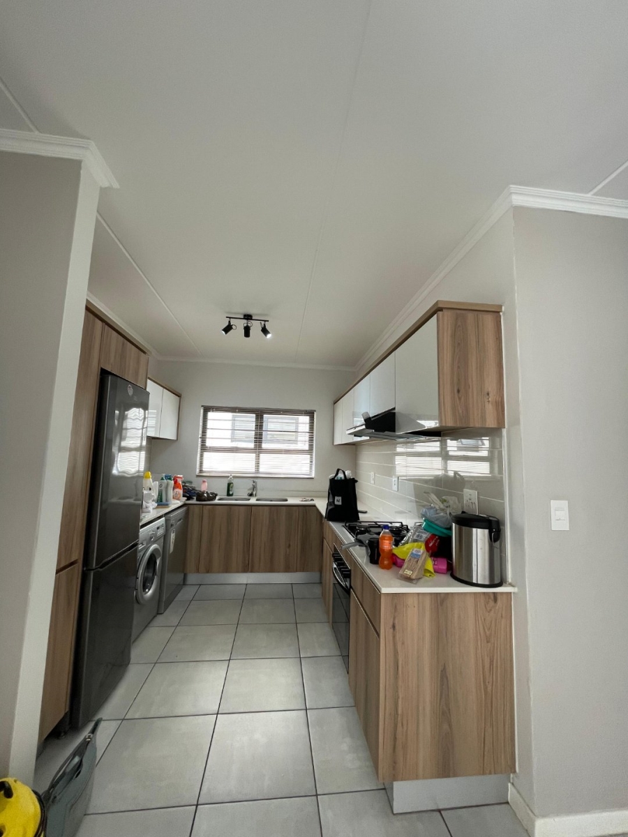 To Let 3 Bedroom Property for Rent in Crowthorne AH Gauteng