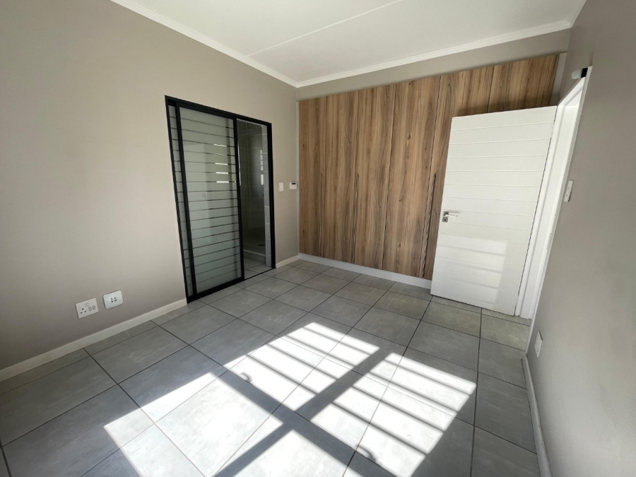 To Let 3 Bedroom Property for Rent in Crowthorne AH Gauteng