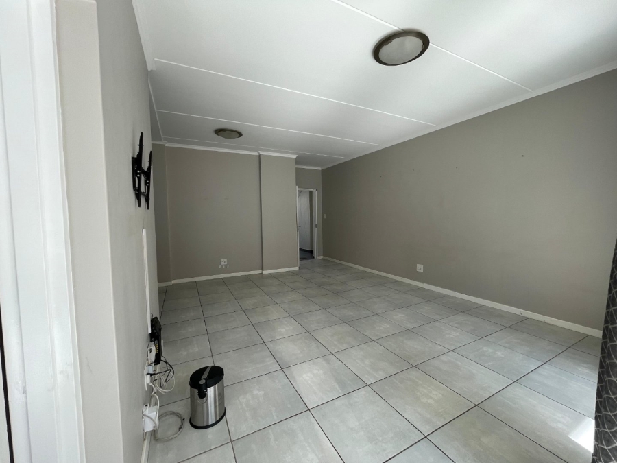 To Let 3 Bedroom Property for Rent in Crowthorne AH Gauteng