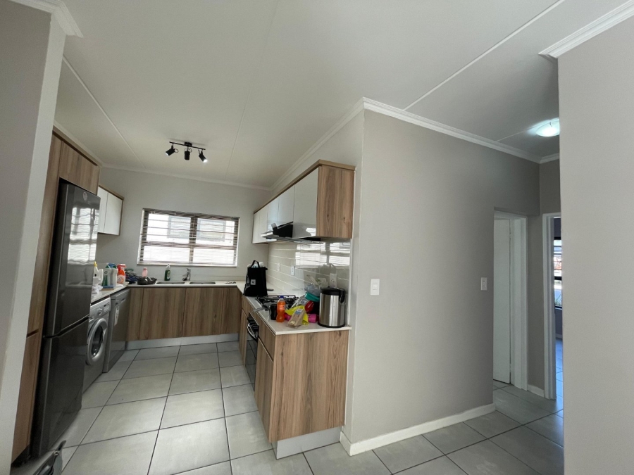To Let 3 Bedroom Property for Rent in Crowthorne AH Gauteng