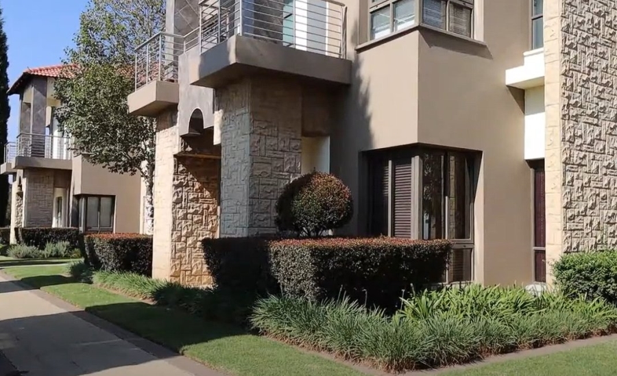 To Let commercial Property for Rent in La Como Lifestyle Estate Gauteng