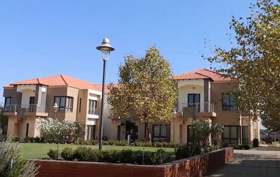 To Let commercial Property for Rent in La Como Lifestyle Estate Gauteng