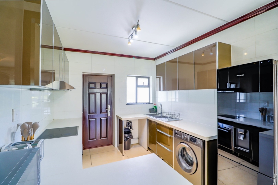 To Let 2 Bedroom Property for Rent in Maroeladal Gauteng