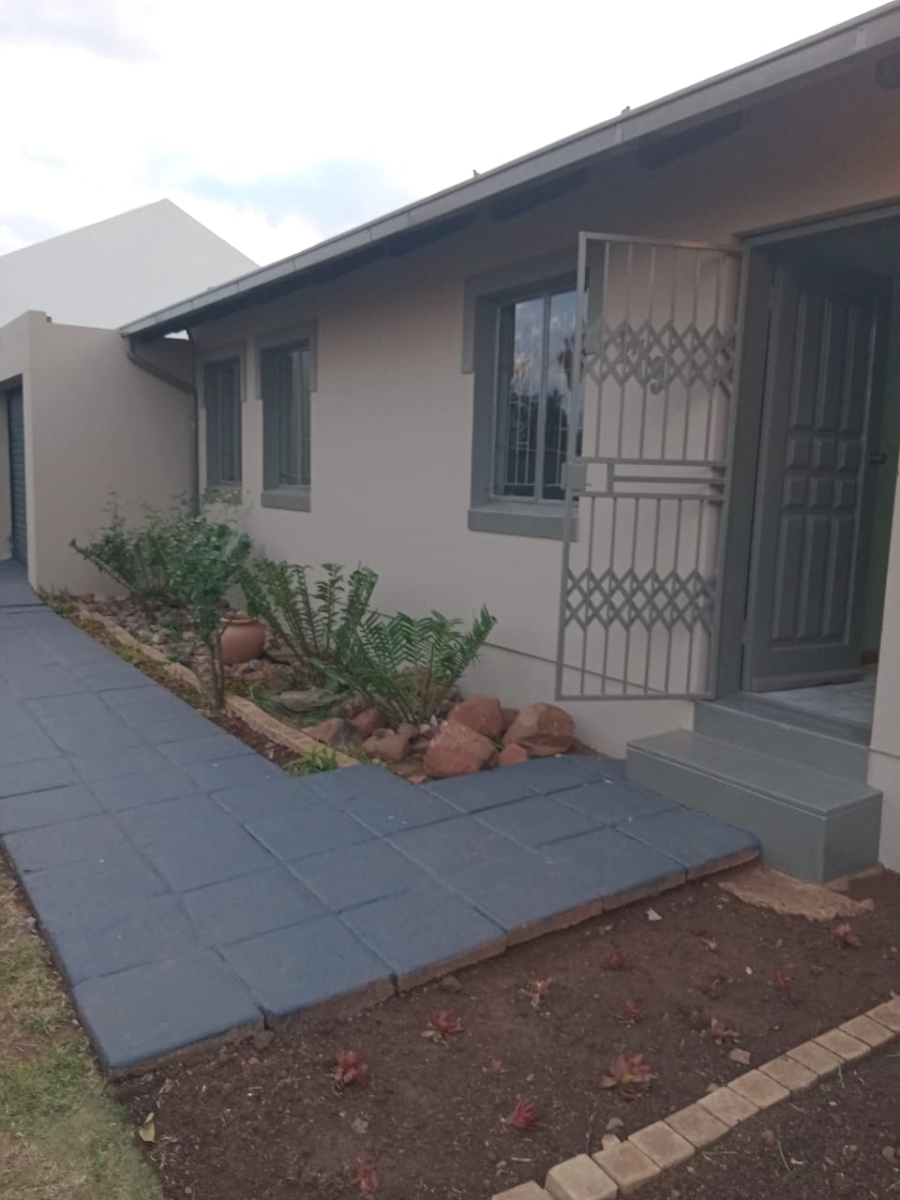 To Let 3 Bedroom Property for Rent in Elandspoort Gauteng