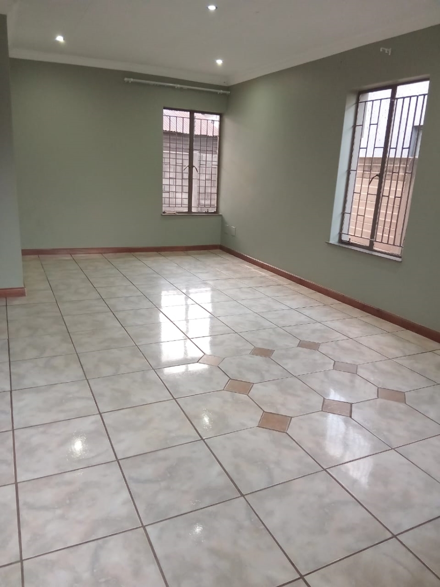 To Let 3 Bedroom Property for Rent in Elandspoort Gauteng