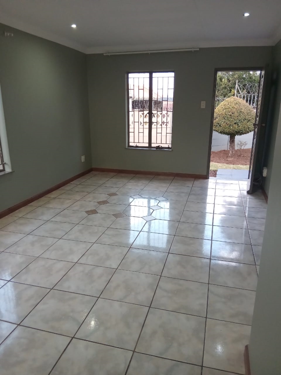 To Let 3 Bedroom Property for Rent in Elandspoort Gauteng