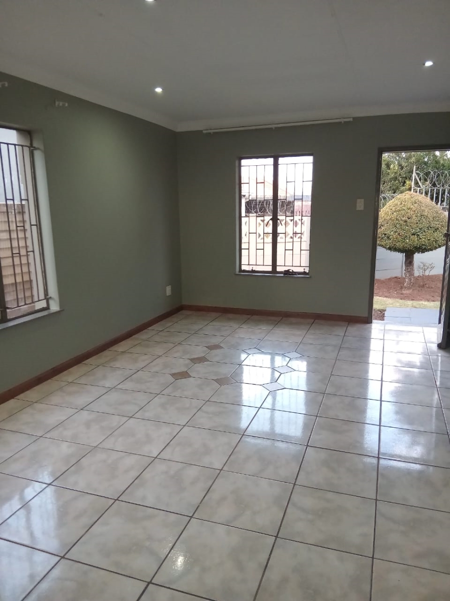 To Let 3 Bedroom Property for Rent in Elandspoort Gauteng