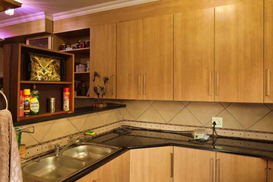 4 Bedroom Property for Sale in Garsfontein Gauteng