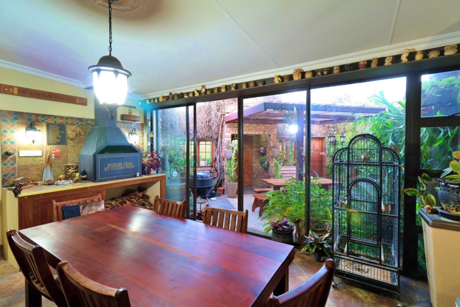 4 Bedroom Property for Sale in Garsfontein Gauteng