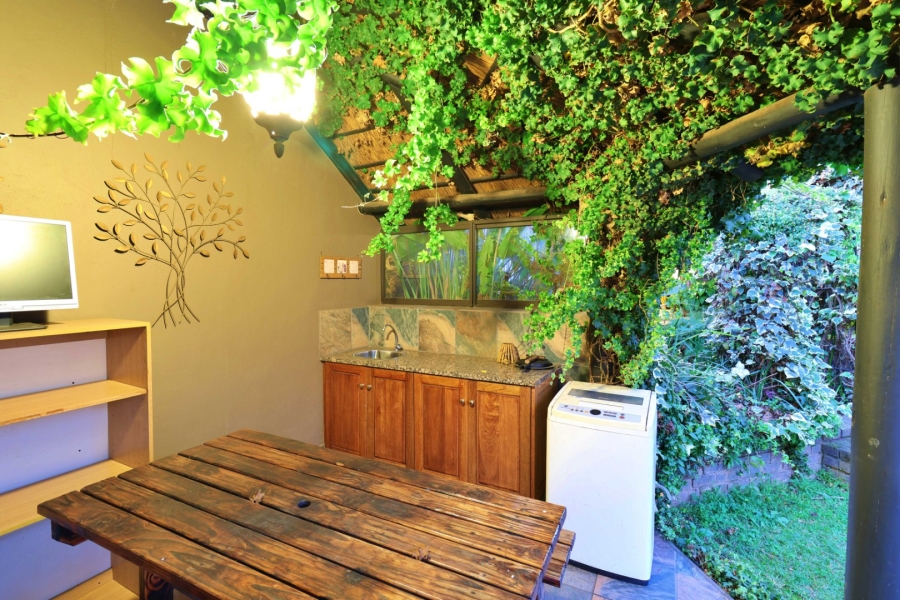 4 Bedroom Property for Sale in Garsfontein Gauteng
