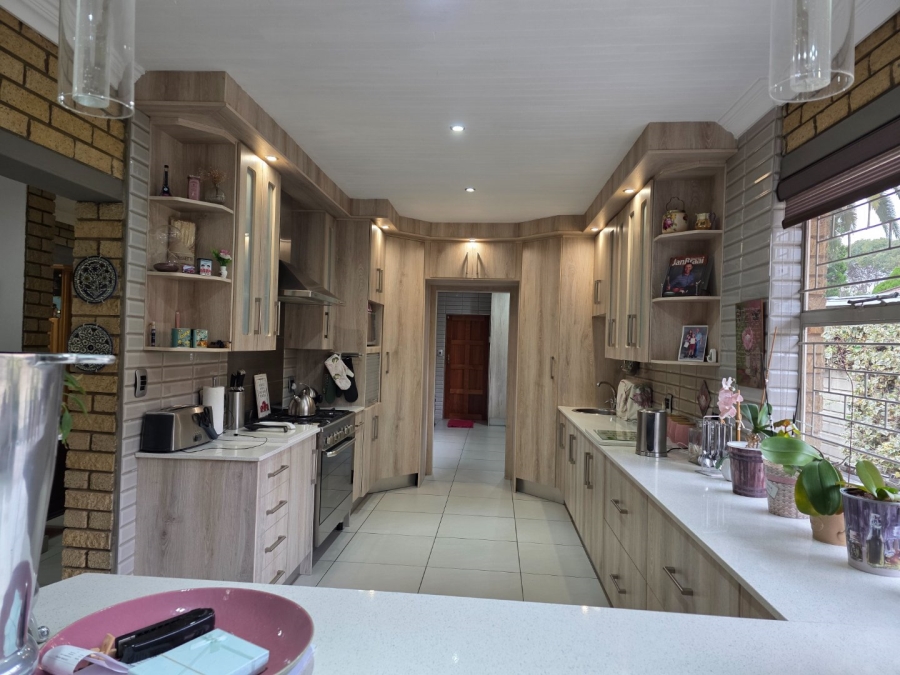 4 Bedroom Property for Sale in Vanderbijlpark SE 3 Gauteng