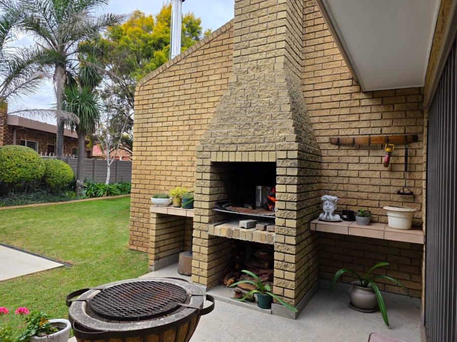 4 Bedroom Property for Sale in Vanderbijlpark SE 3 Gauteng