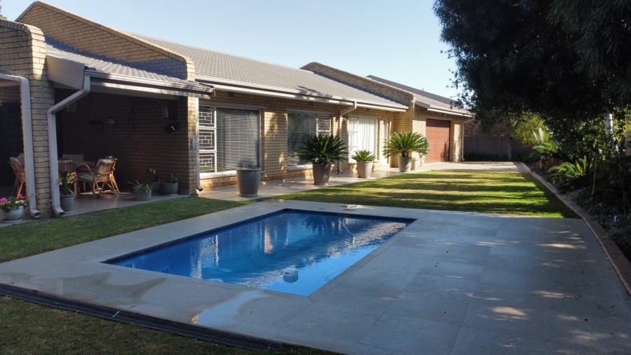4 Bedroom Property for Sale in Vanderbijlpark SE 3 Gauteng