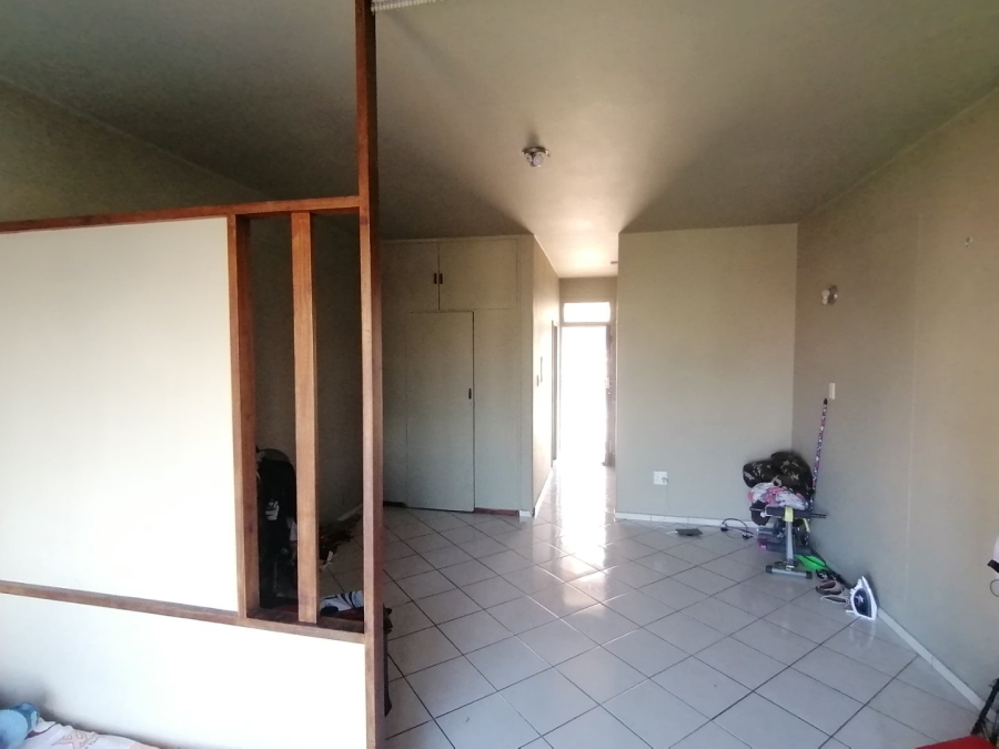 1 Bedroom Property for Sale in Pretoria Central Gauteng