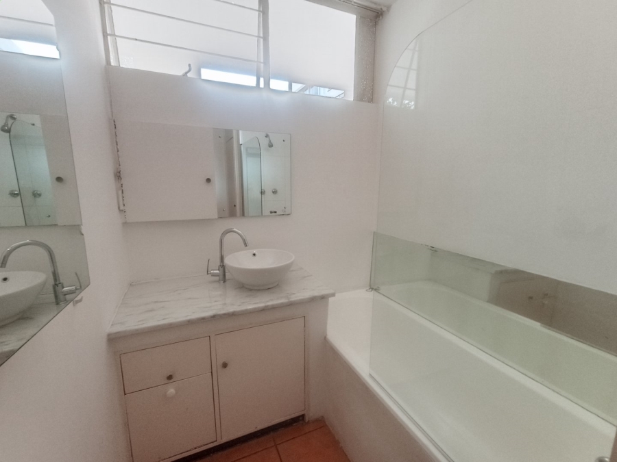 To Let 2 Bedroom Property for Rent in Atholl Gauteng
