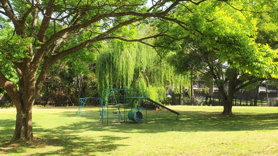 To Let 2 Bedroom Property for Rent in Atholl Gauteng