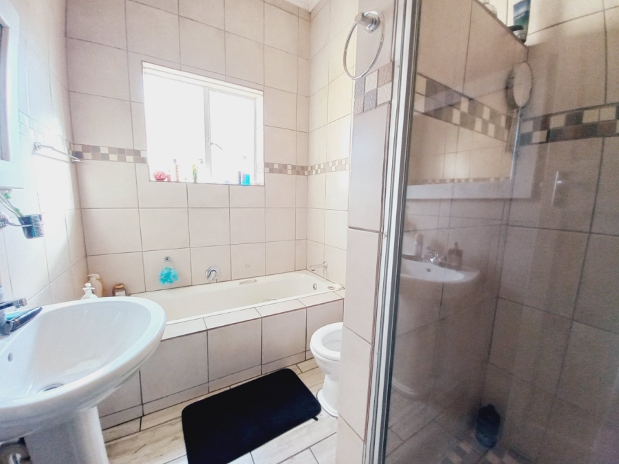 4 Bedroom Property for Sale in Primrose Gauteng