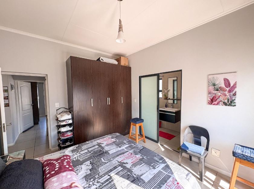 2 Bedroom Property for Sale in Greenstone Hill Gauteng