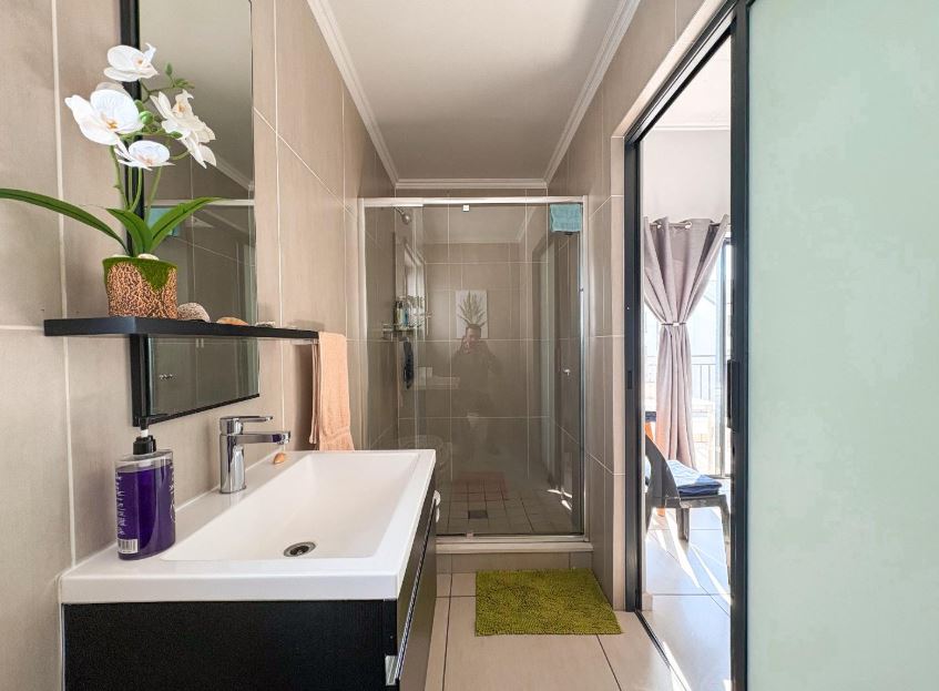 2 Bedroom Property for Sale in Greenstone Hill Gauteng