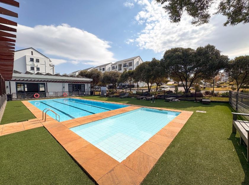 2 Bedroom Property for Sale in Greenstone Hill Gauteng