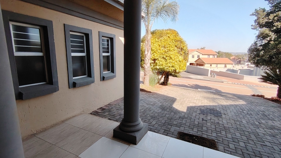 6 Bedroom Property for Sale in Eldo Village Estate Gauteng
