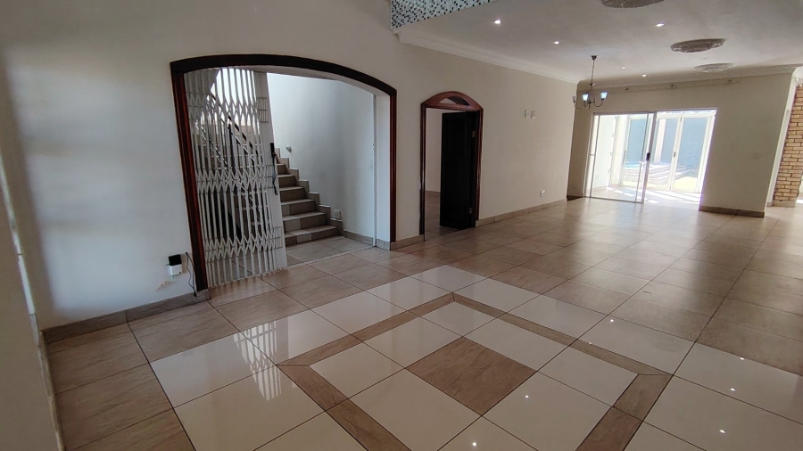6 Bedroom Property for Sale in Eldo Village Estate Gauteng