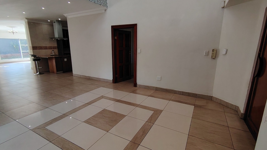 6 Bedroom Property for Sale in Eldo Village Estate Gauteng
