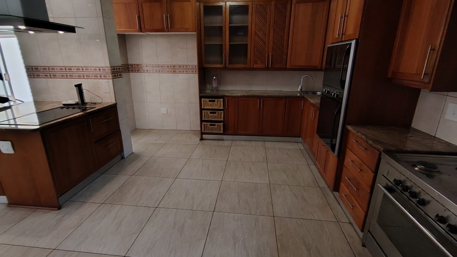 6 Bedroom Property for Sale in Eldo Village Estate Gauteng
